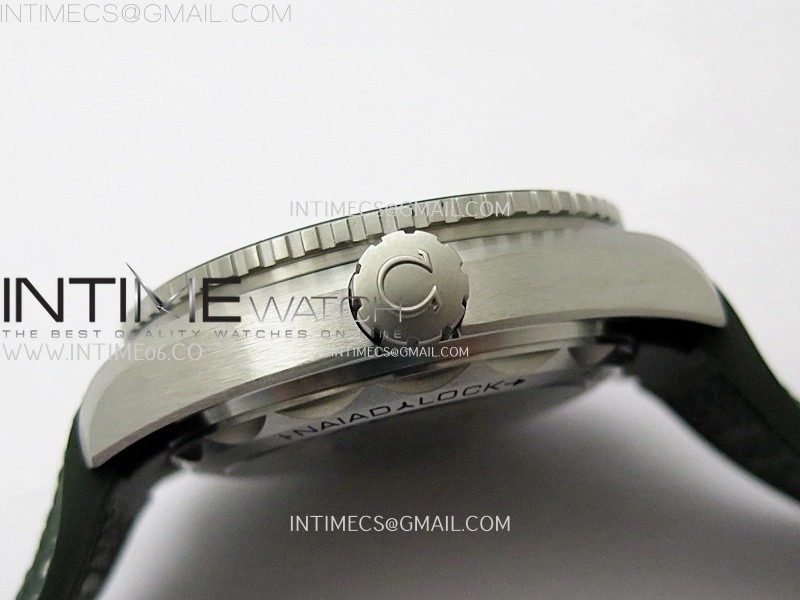 Planet Ocean 600M 43.5mm Green Ceramic Bezel SS VSF 1:1 Best Edition Silver Dial on Green Rubber Strap A8900